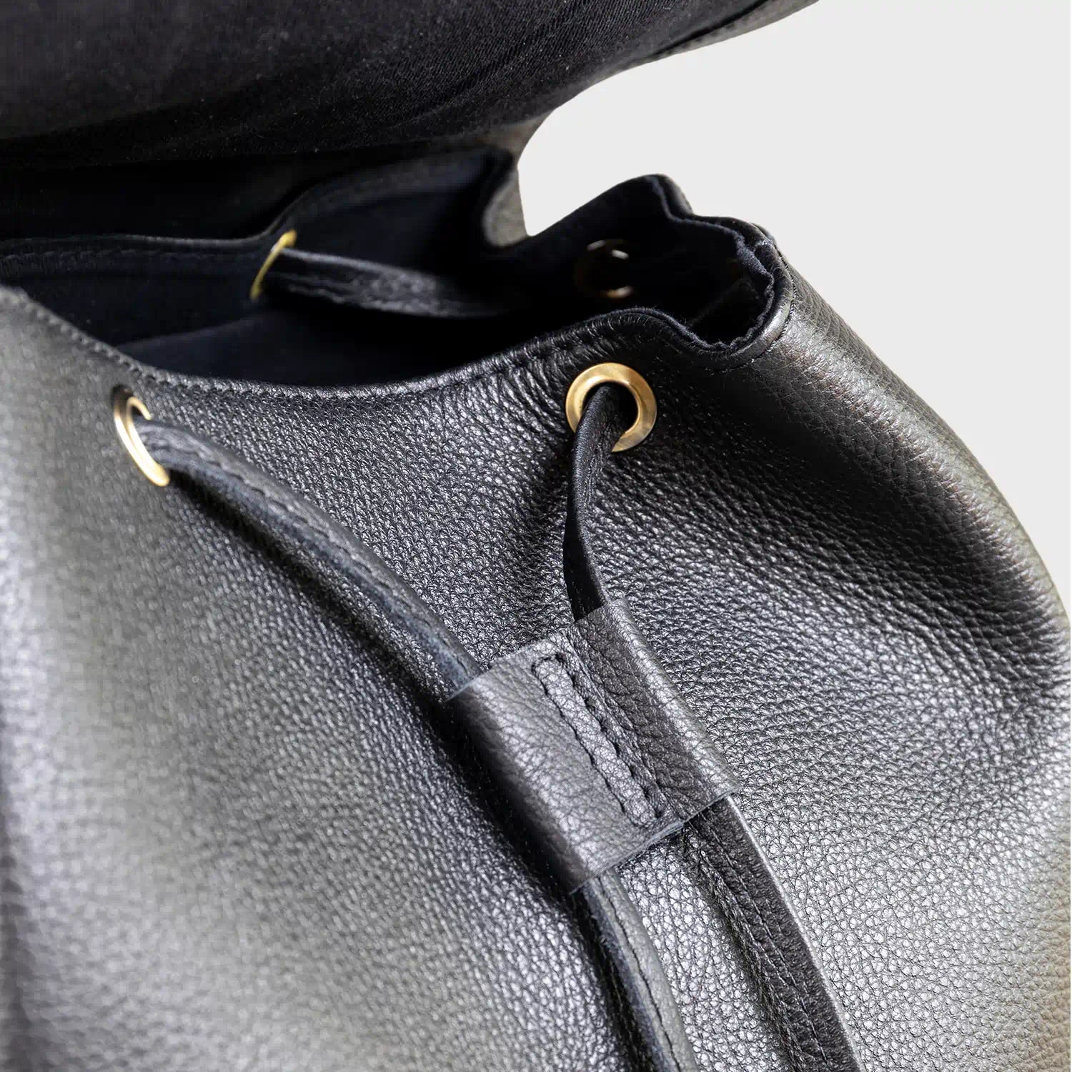 Elm Men’s Leather Backpack – Premium Pebble Grain Daypack / Work Bag