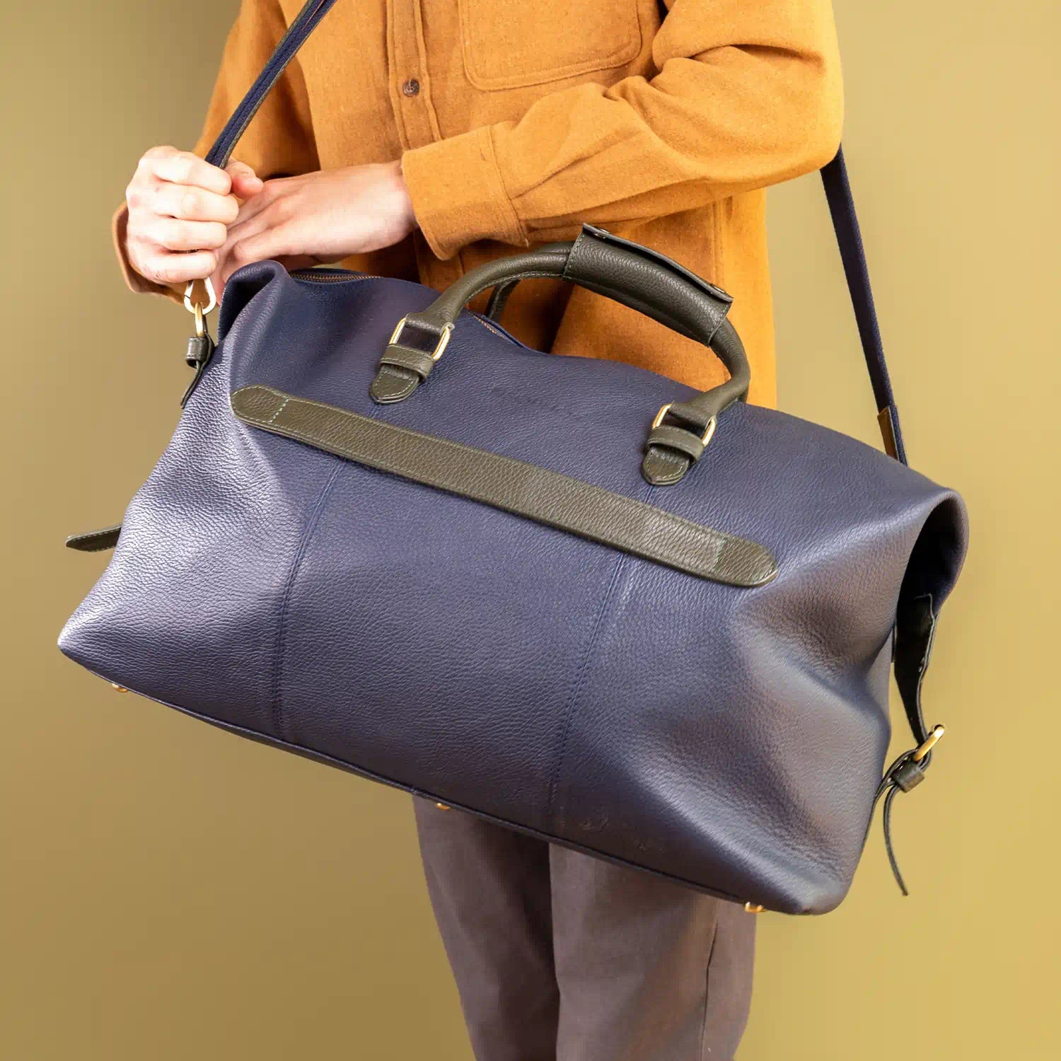 Oak Men’s Leather Holdall – Premium Pebble Grain Travel & Gym Bag