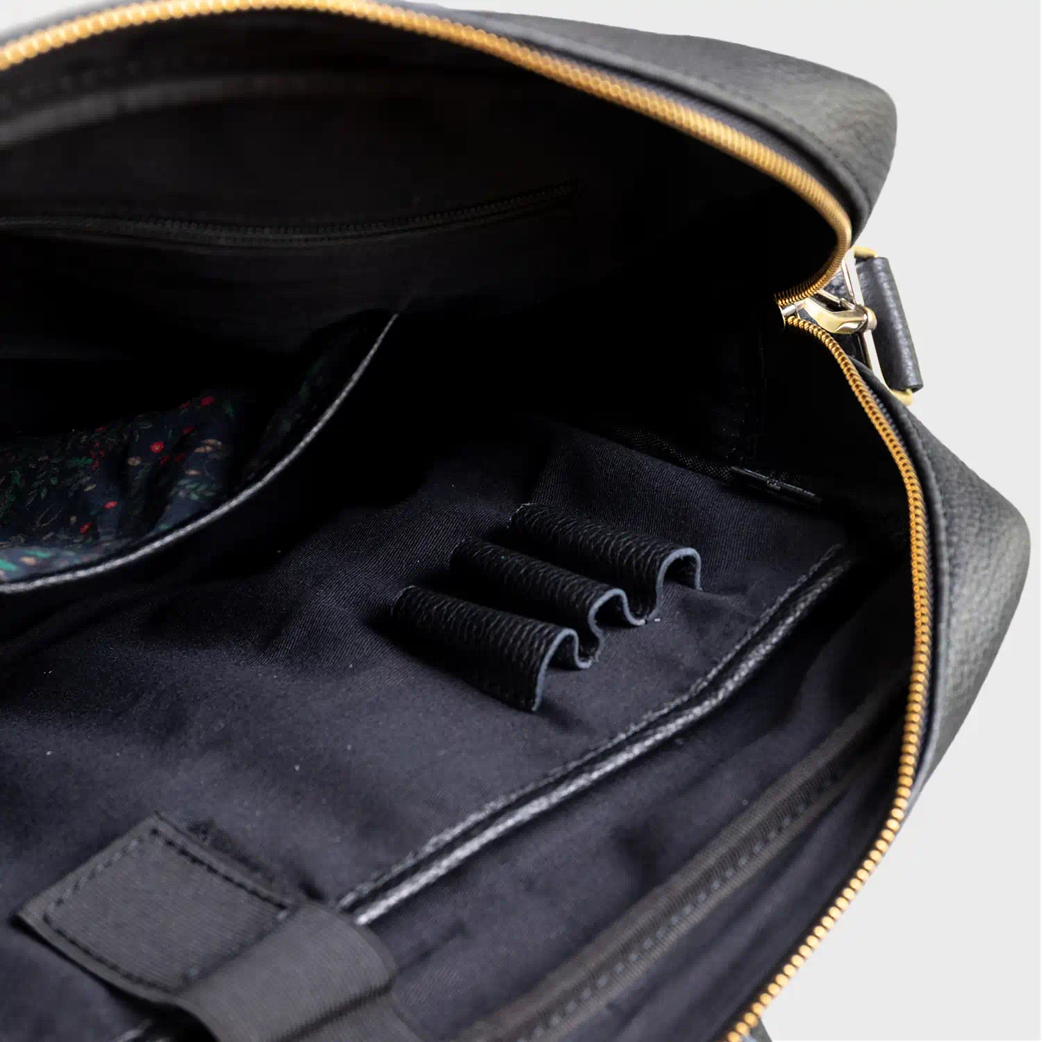 Alder Men’s Leather Briefcase – Premium Pebble Grain Laptop & Work Bag
